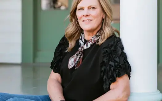 agent profile picture for Carrie Hanlin on investment properties website