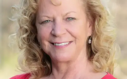 agent profile picture for Cindy Garvey on investment properties website