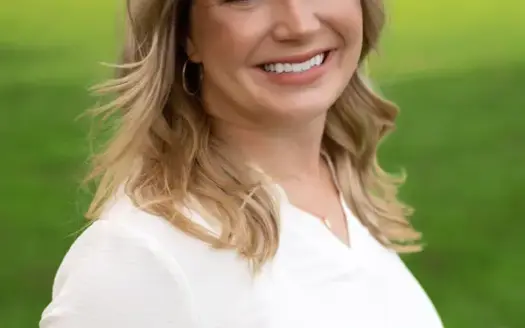 agent profile picture for Lexi Frye on investment properties website