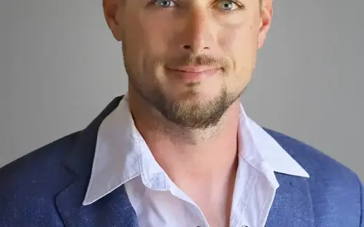 agent profile picture for Ryan Green on investment properties website