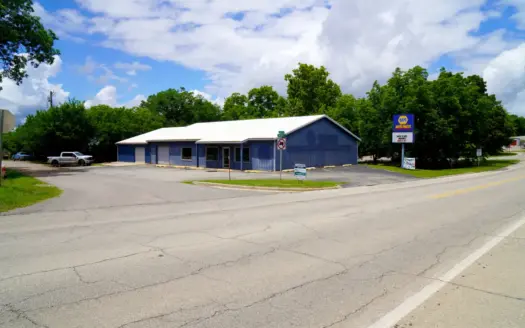 Commercial Building for Sale in Chandler, OK | Prime Location
