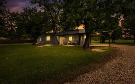 Completely Transformed Barndominium in Cooper Texas Delta County