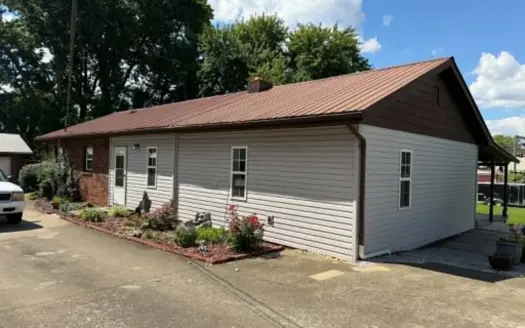 Home in City Limits of Monticello, Kentucky