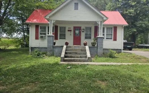 Home in Town in Albany, Kentucky