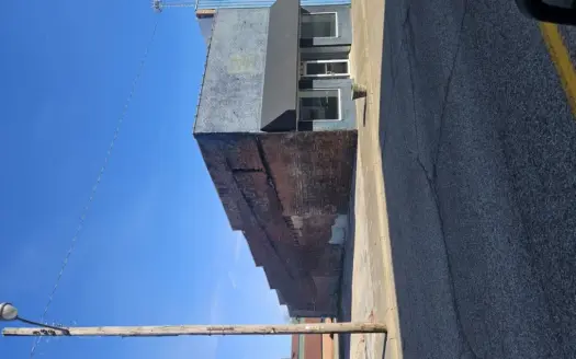 Large Commercial building in Rector Arkansas For sale Newly Updated