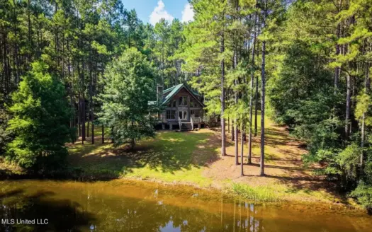 Log Cabin on 25 Acres with Ponds in Southwest MS