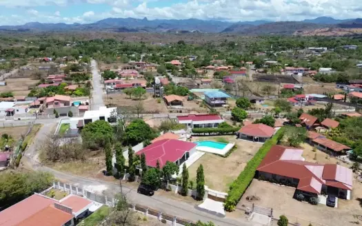 Modern Luxury Estate with Pool & Guest House | Nueva Gorgona