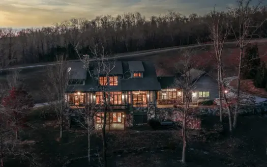 Premier Lakefront Home on Dale Hollow Lake in Albany, Kentucky