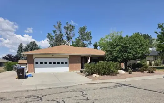 Prime Montrose Real Estate: Classic Brick Home in Heatherwood