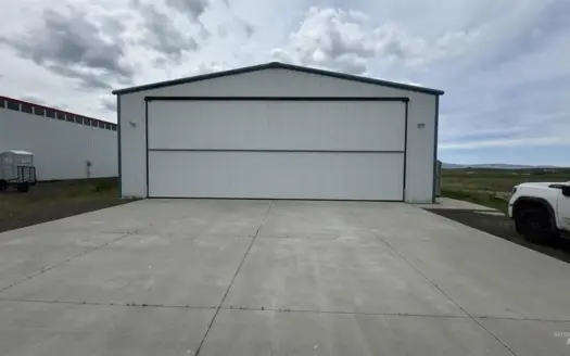 Private Airport Hangar for Sale in Grangeville, Idaho