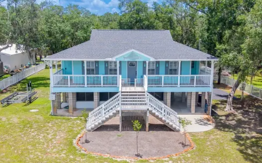 Suwannee River Home With Deep Water Floating Dock On Paved Road