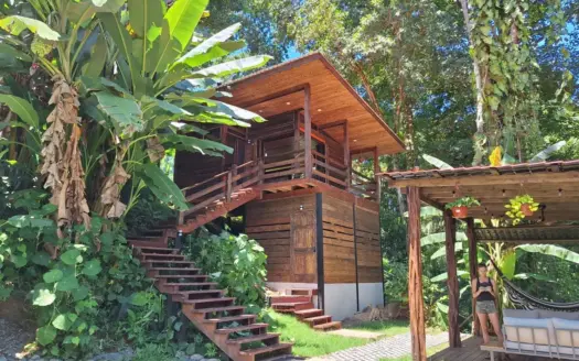 Turnkey Titled Home Near Bluff Beach – Bocas del Toro Real Estate
