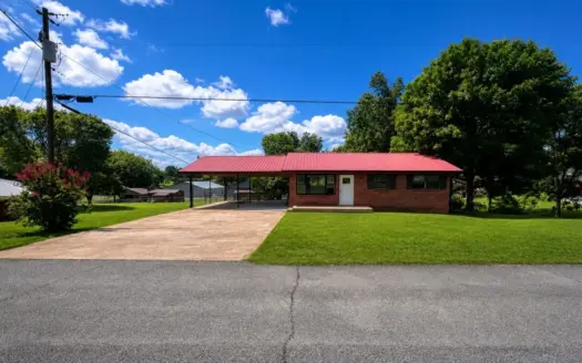 Updated 2BR Home in Linden: Prime Location Near School!
