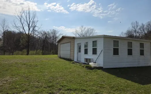 Waynesboro TN 1.29 Acre Garage Office Workshop Homesite For Sale