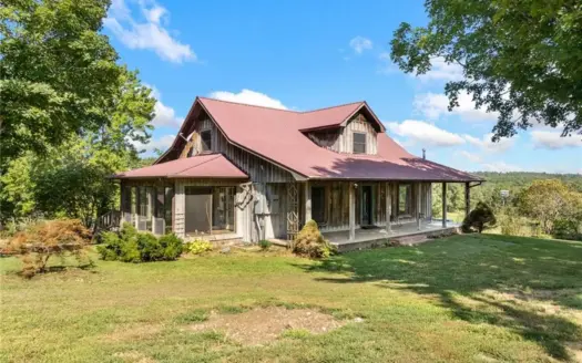 Newton County Country Home with Shop on 2.88 Acres For Sale
