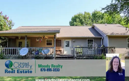 Ozarks Country Home With Acreage Near The Strawberry River
