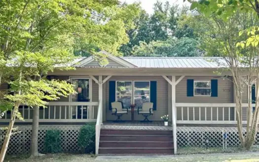 Beautiful Home close to town in with a Park Like Setting