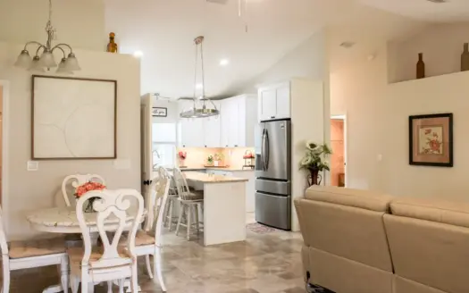 Close to Lake Weir. Close to Golf. Close to The Villages.