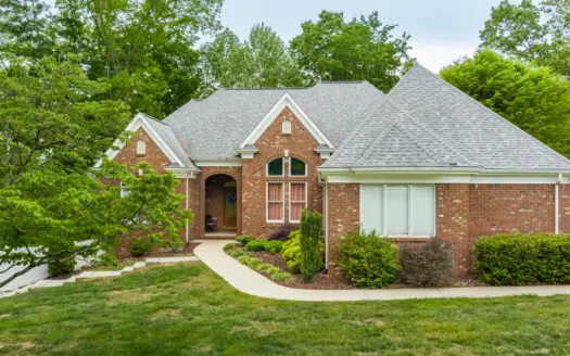 Luxurious 4-Bedroom Estate with Private Pool Close to Dale Hollow