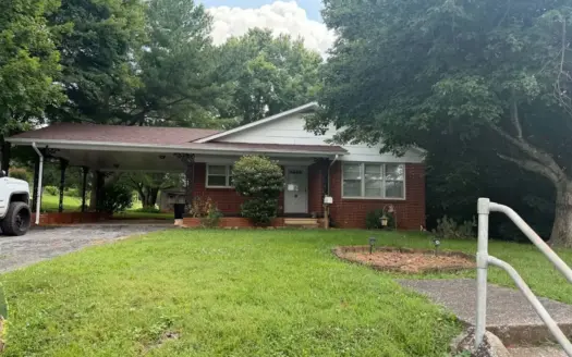 Home in the City Limits of Albany, Kentucky