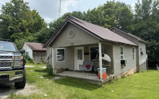 Home in City Limits of Albany, Kentucky