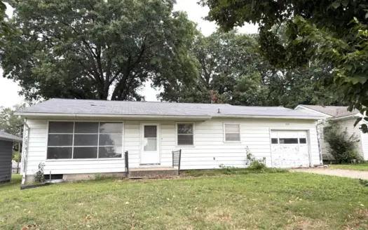For Sale Ranch Home Fixer Upper with Potential Chillicothe, MO!