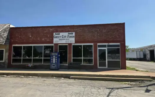 Building on the Square in Green City, Missouri