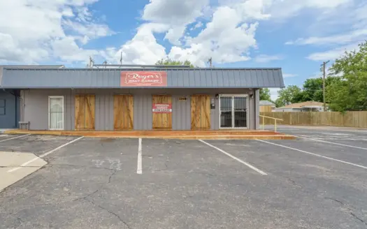 Commercial Property For Sale in Elk City, Oklahoma 73644