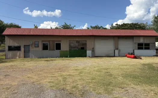 Commercial Property/Shop FOR SALE in Wilburton, OK