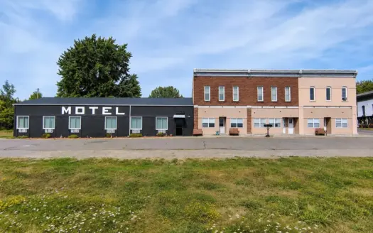 Turnkey 6-Unit Motel & 5 Apartments | Glidden, WI