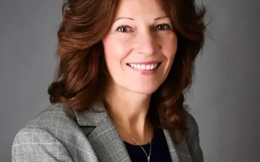 agent profile picture for Sharon Baisley on investment properties website