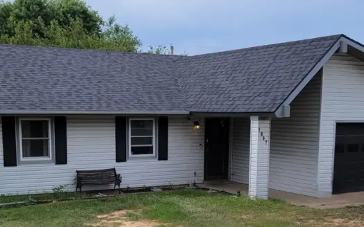 Home in Town for Sale / 3 Bedrooms 2 Baths / West Plains, MO