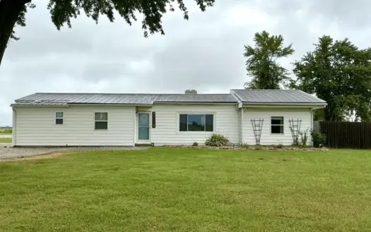 3 Bedroom Home & Acreage in Unionville, Missouri