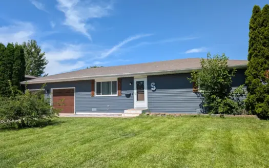 Affordable 2 bed 1.5 bath charming home near park, pool, fishing