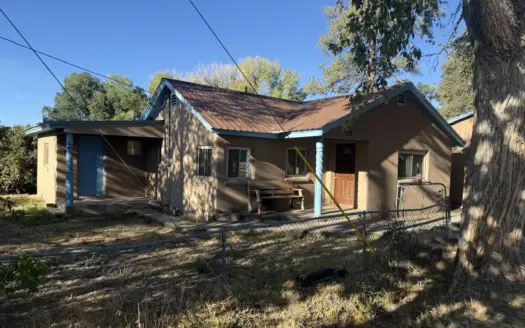 Charming Stucco house in the Village of Chama near downtown