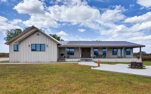 Turnkey South Texas Feedlot, Ranch Home & 105 Acres