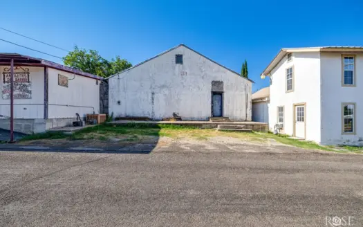 2,000 Sq Ft Commercial Property with Potential