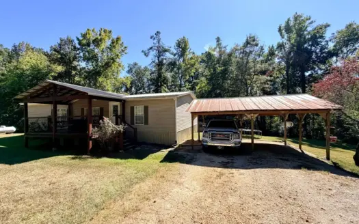 Nice Country Doublewide on a BIG Lot in Prentiss County, MS