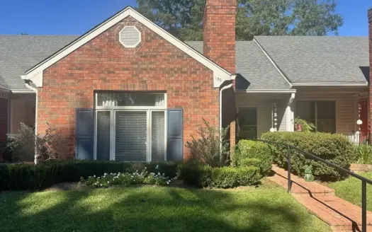Updated One Level Townhouse with Private Patio in McComb MS