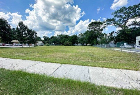 photo for a land for sale property for 09090-20998-Mayo-Florida