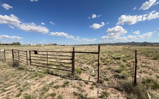 photo for a land for sale property for 02036-23053-Paulden-Arizona