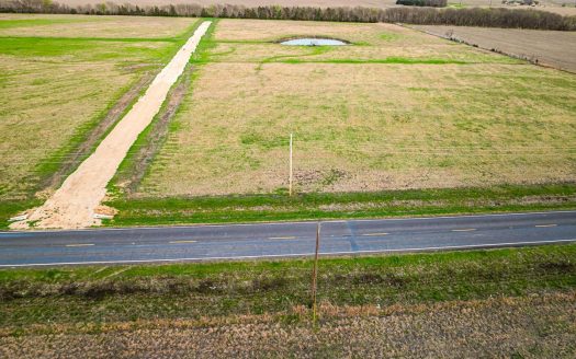 photo for a land for sale property for 42233-13856-Blossom-Texas