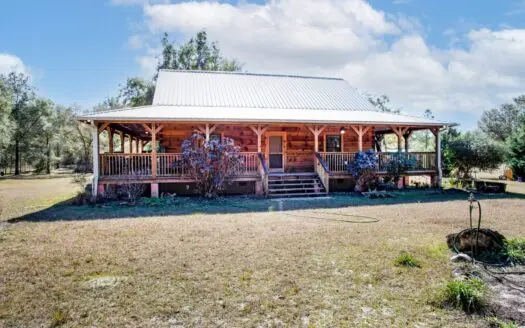 Log Cabin for Sale in Florida