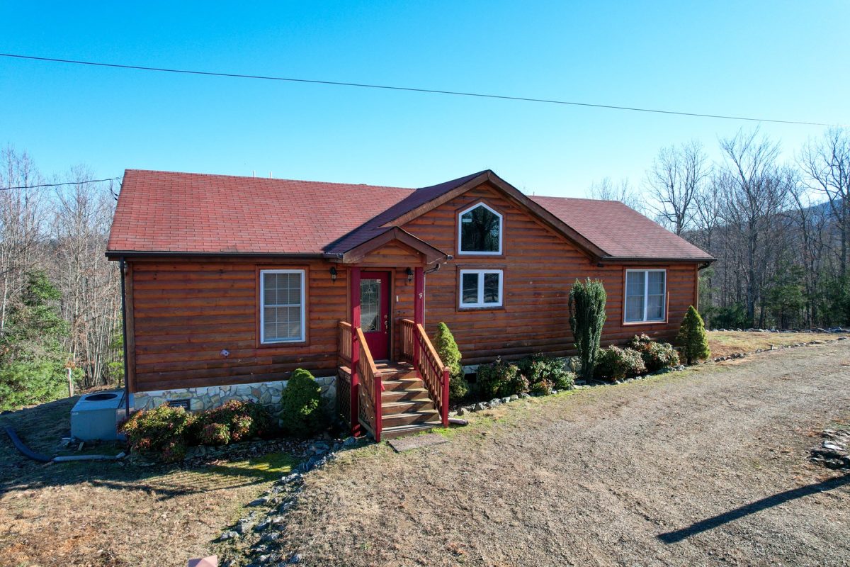 Custom Cabin on 12 Acres for Sale in Patrick County, Va