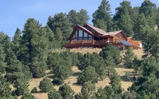 Custom Real Log Home with Amazing Views!