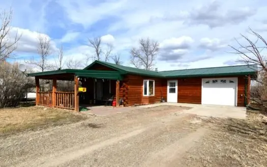 Cabin-like One Bedroom One Bath Home