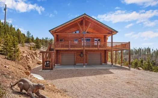 Beautiful and Private Mountain Home with Views