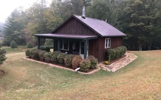 Country Retreat for Sale Right Outside the Town Of Floyd!