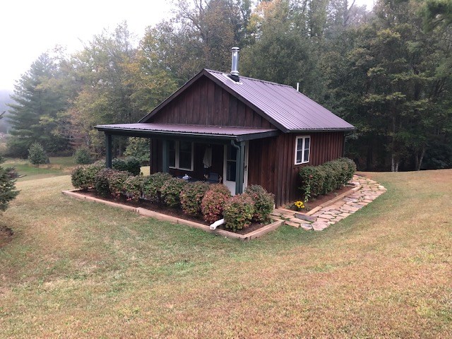 Country Retreat for Sale Right Outside the Town Of Floyd!