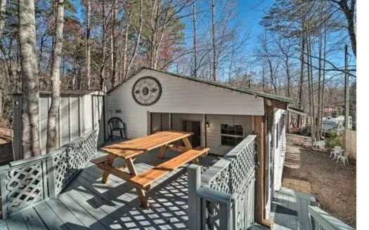 Cabin in N.ga Mountains